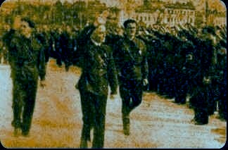 Dela dreapta la stnga: Radu Mironovici, gen. Ion Antonescu si Comandantul Miscrii Legionare, Horia Sima