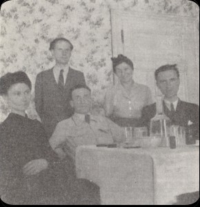 Badia Vasile lasinschi, Mihai Fotin Enescu, Doamna Bucur, sotia mea, la o masa in, Badgastein, Aprilie 1945.